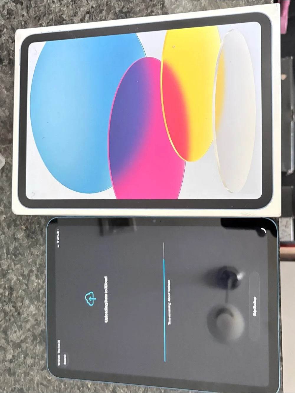 Apple iPad (Blue) Tablet with Colorful Box Artwork
